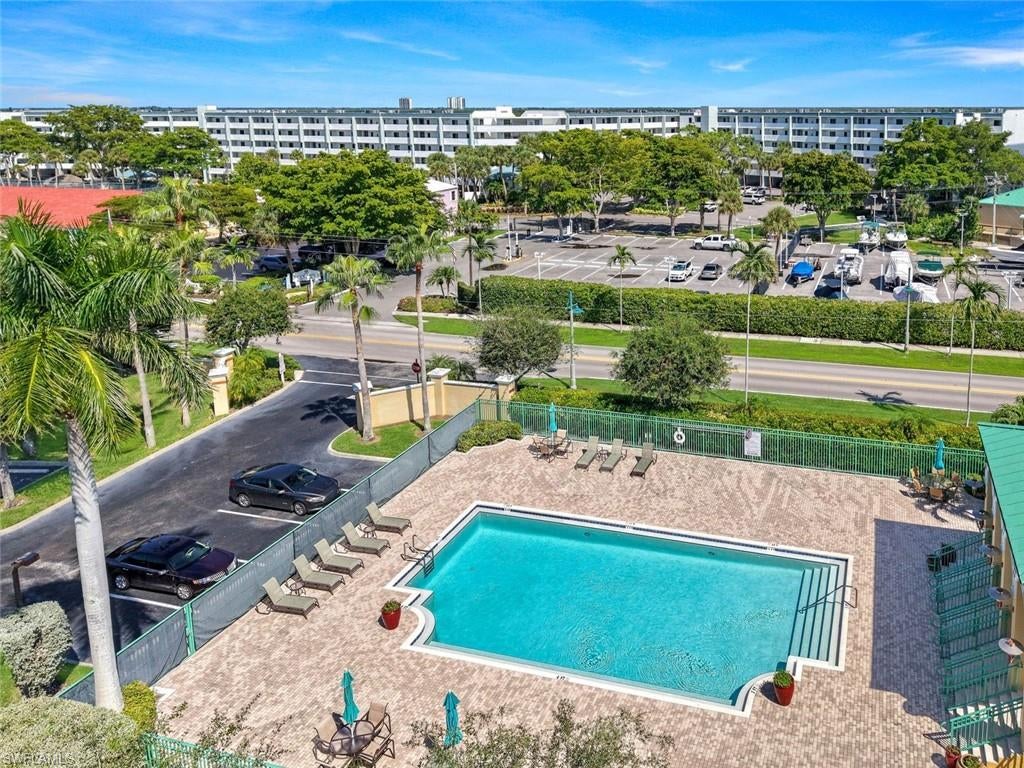 PIER 81 CONDOMINIUM - Residential