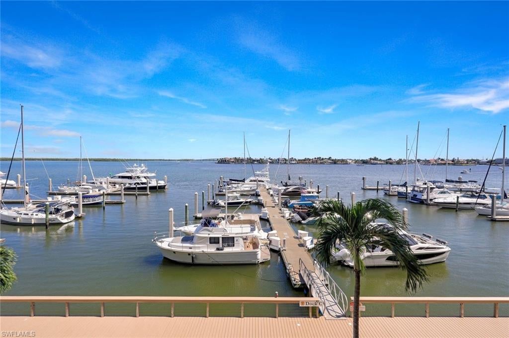 PIER 81 CONDOMINIUM - Residential
