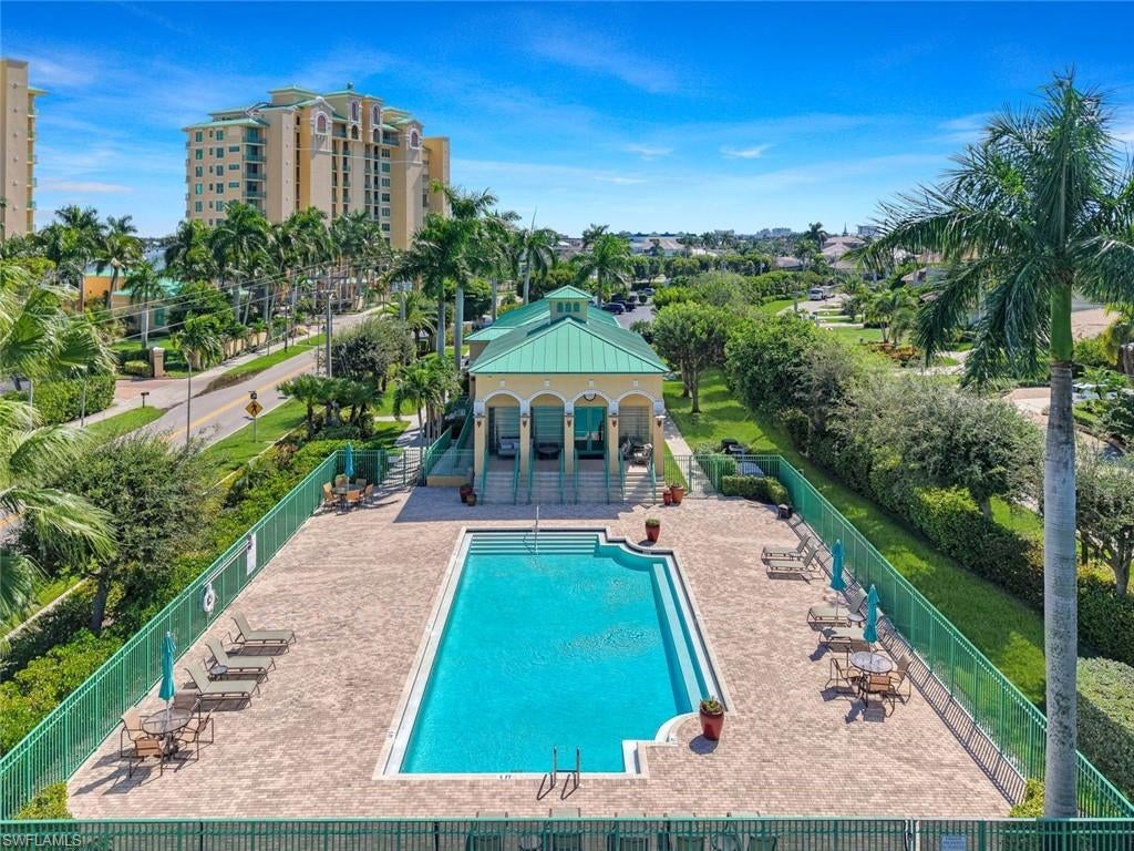 PIER 81 CONDOMINIUM - Residential