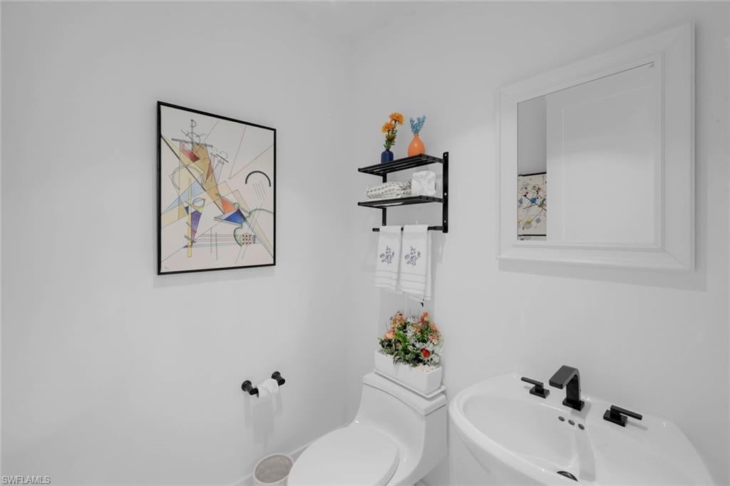 PIER 81 CONDOMINIUM - Residential