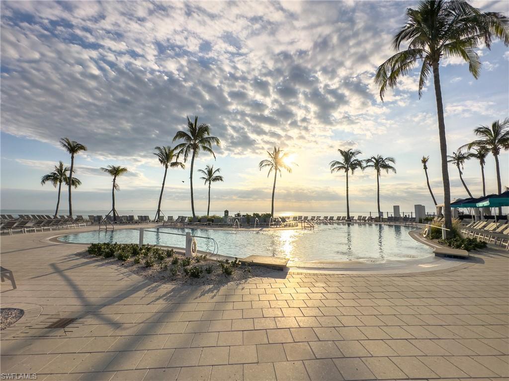 BEACH VILLAS CONDO - Residential