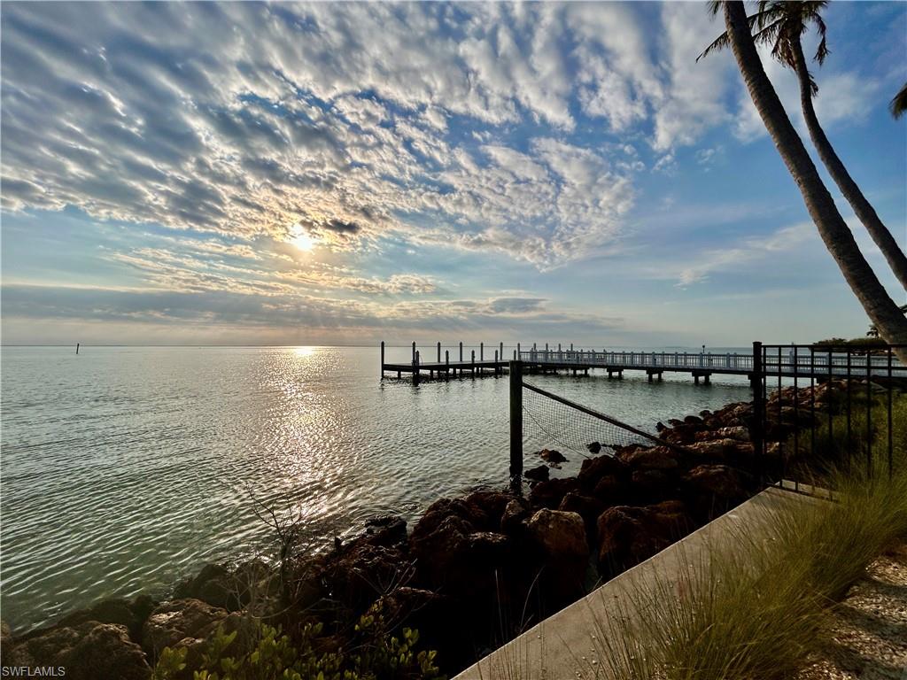 BEACH VILLAS CONDO - Residential