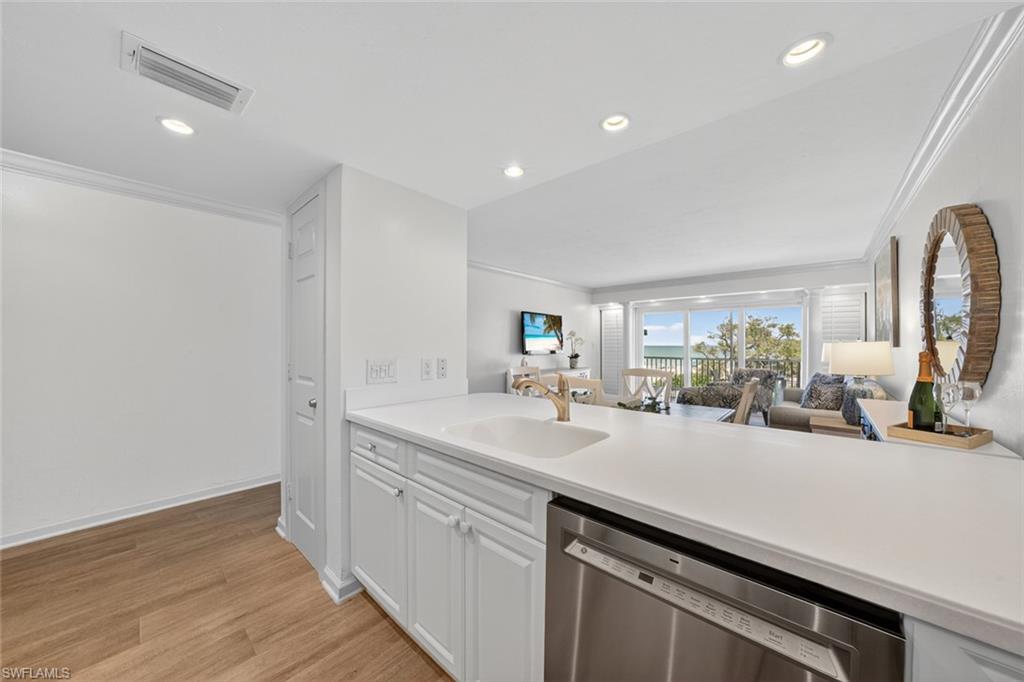 BEACH VILLAS CONDO - Residential
