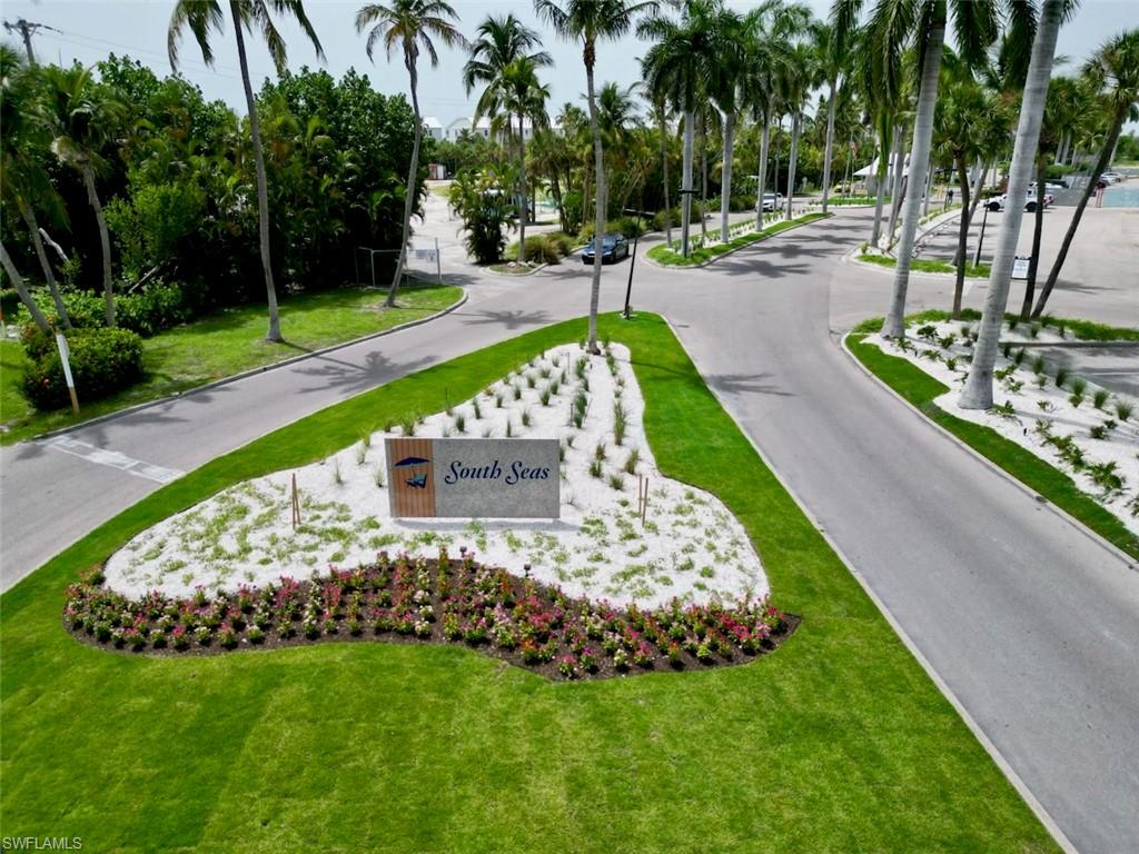 BAYSIDE VILLAS - Residential