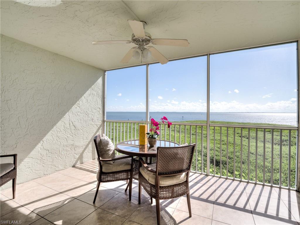 BAYSIDE VILLAS - Residential