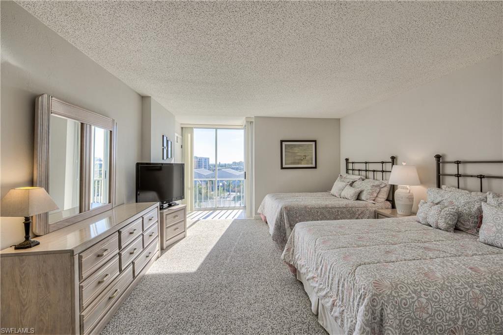 CRECIENTE CONDO EAST - Residential