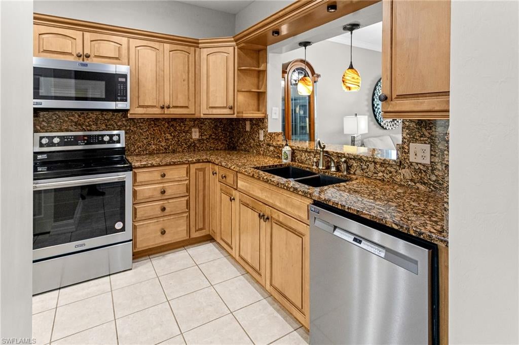 WILLOWBROOK - Residential