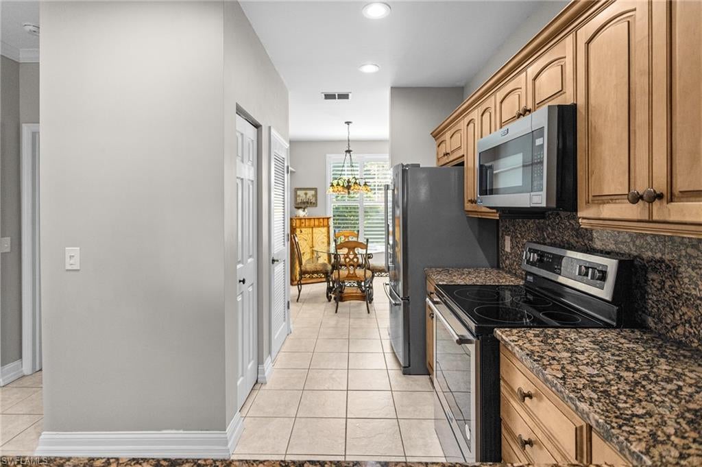 WILLOWBROOK - Residential