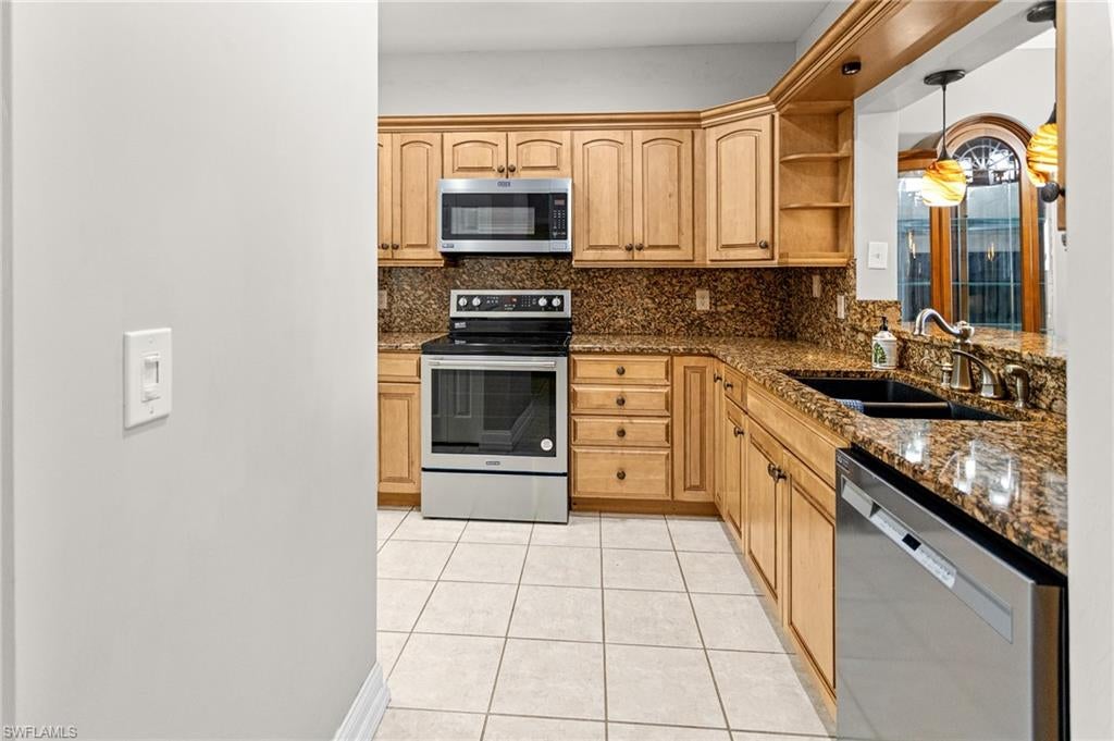 WILLOWBROOK - Residential