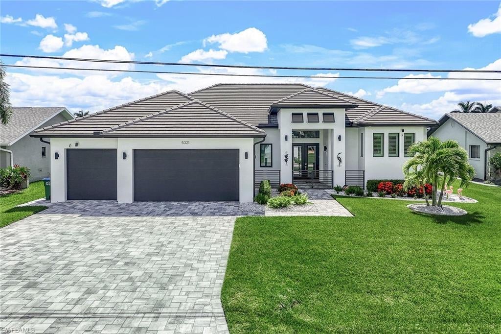 CAPE CORAL - Residential