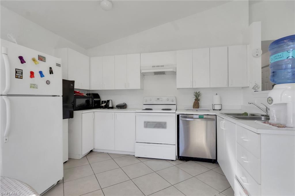 SAN CARLOS PARK - Residential Income