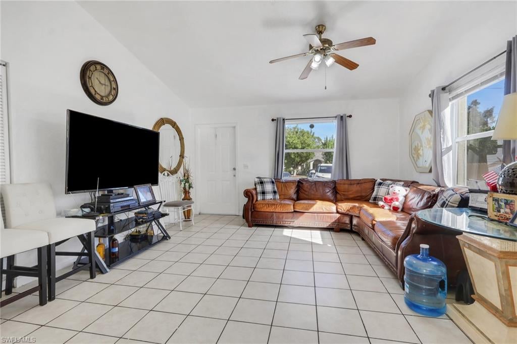 SAN CARLOS PARK - Residential Income