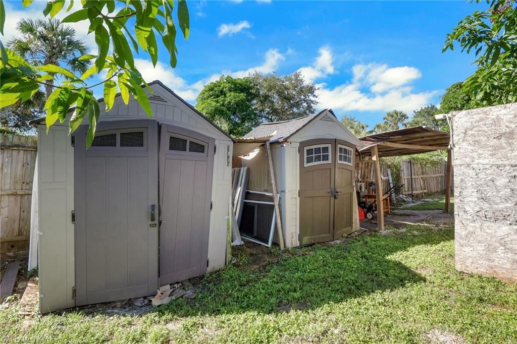 SAN CARLOS PARK - Residential Income