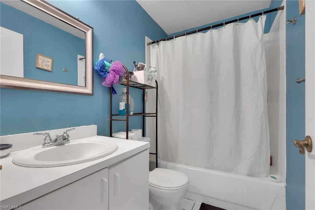 SAN CARLOS PARK - Residential Income