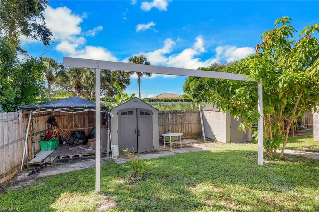 SAN CARLOS PARK - Residential Income