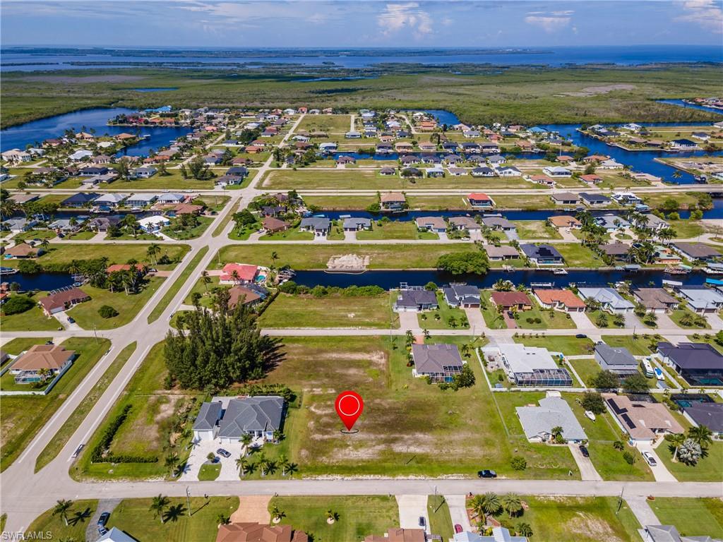 CAPE CORAL - Land
