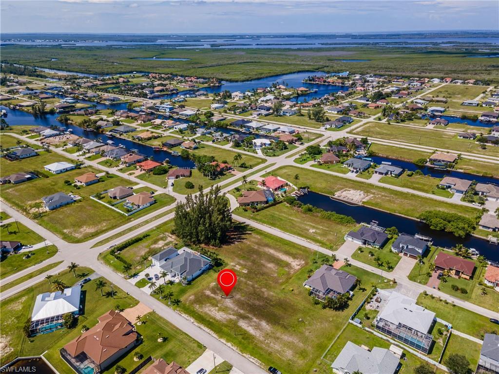CAPE CORAL - Land