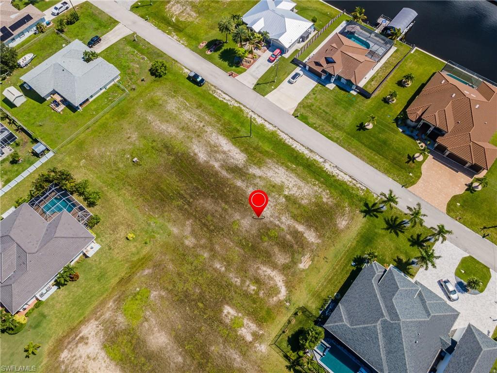 CAPE CORAL - Land