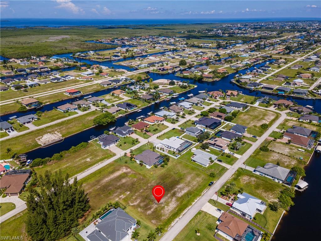 CAPE CORAL - Land