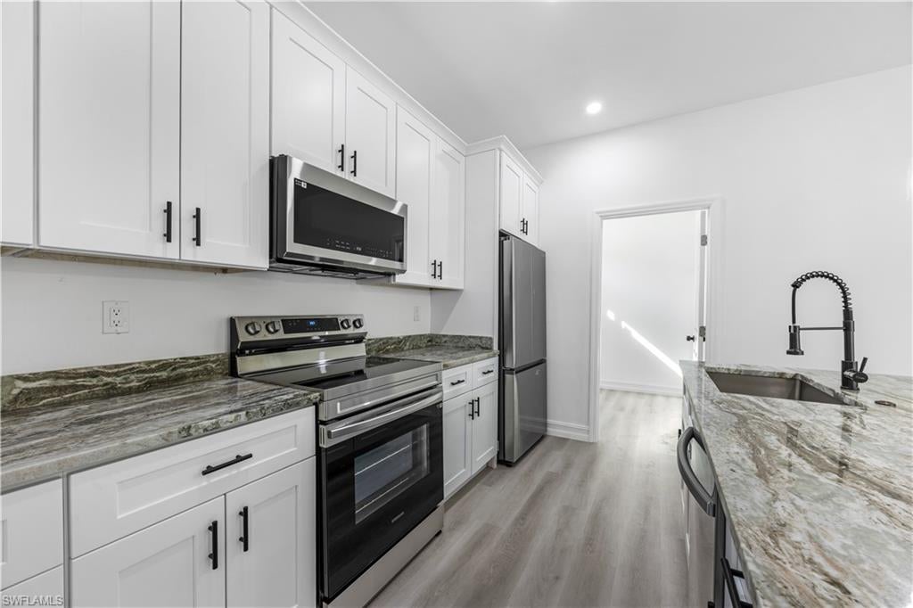 FORT MYERS SHORES - Residential