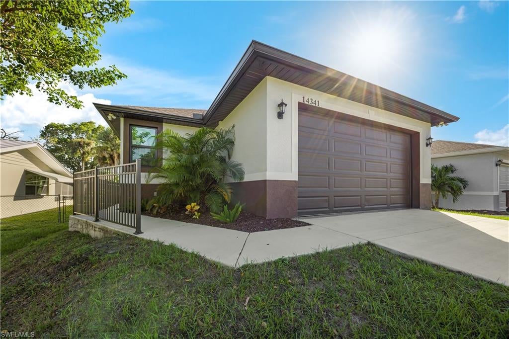 FORT MYERS SHORES - Residential