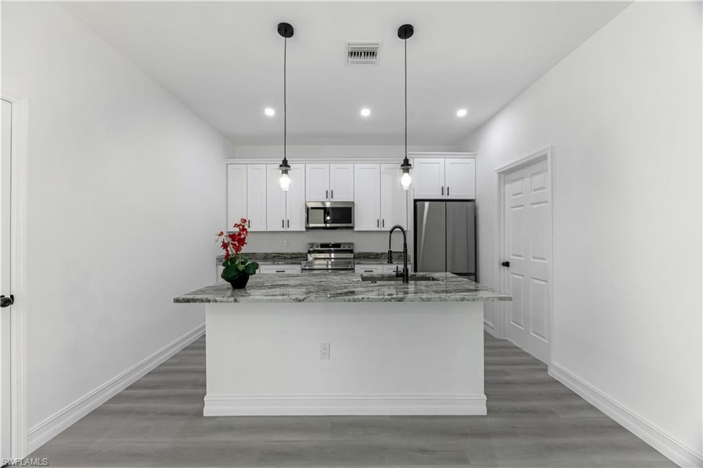 FORT MYERS SHORES - Residential