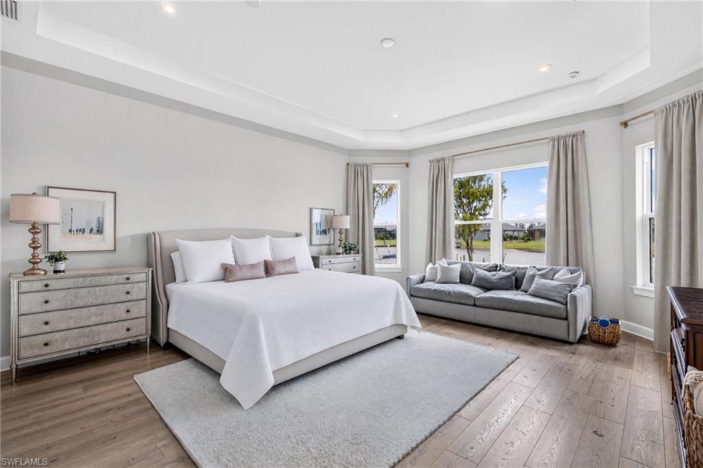ESPLANADE LAKE CLUB - Residential