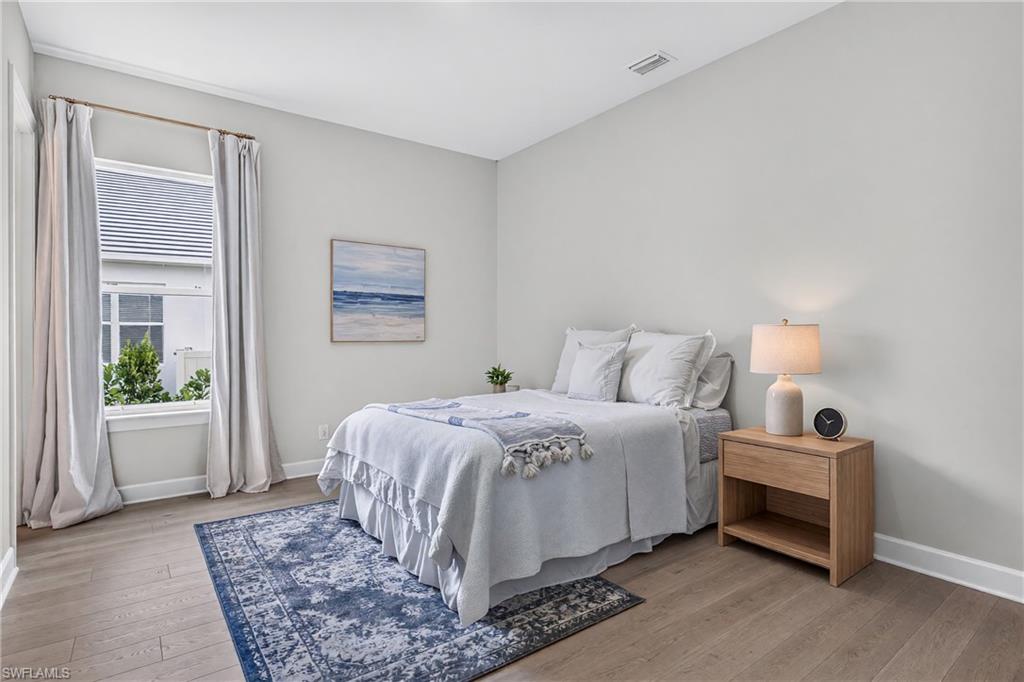 ESPLANADE LAKE CLUB - Residential