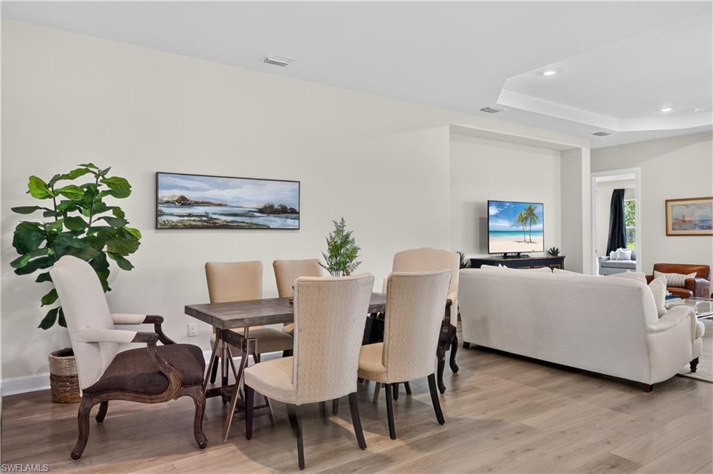 ESPLANADE LAKE CLUB - Residential
