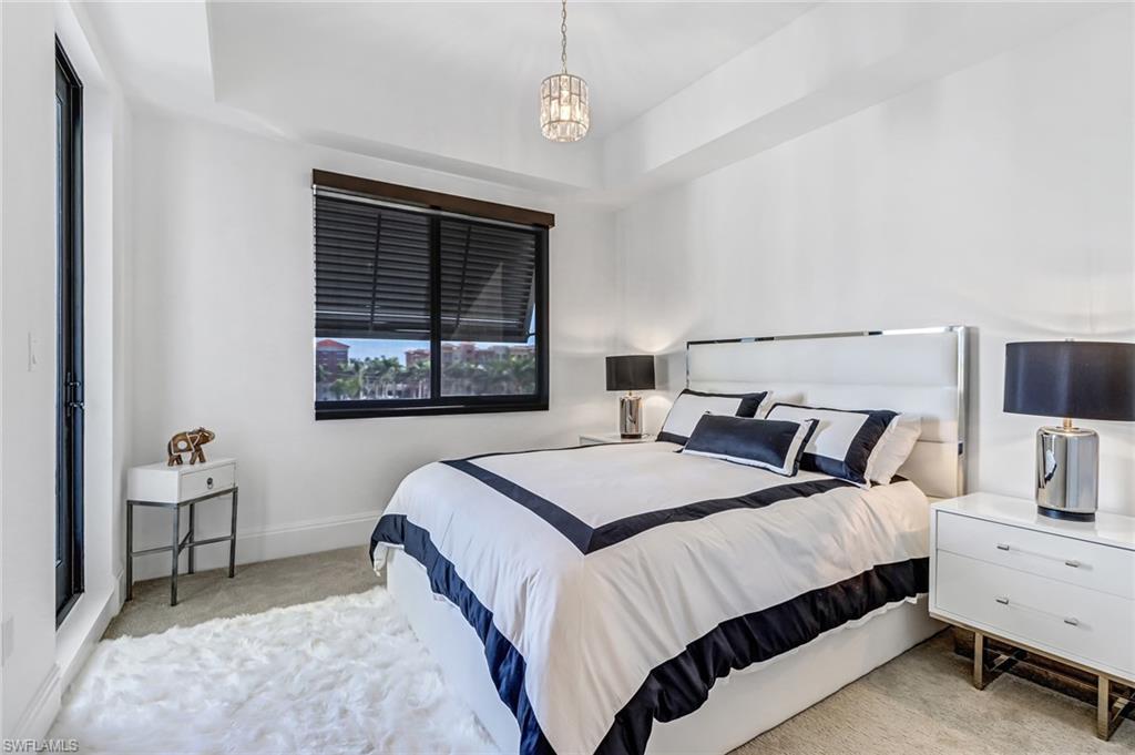 NAPLES SQUARE - Residential Lease