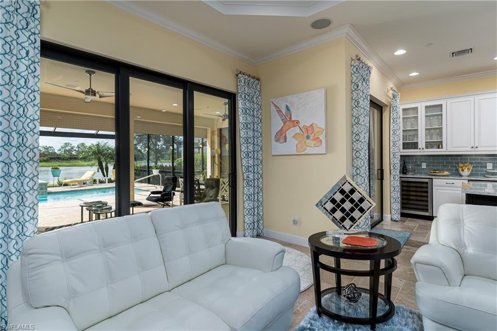 PEBBLE POINTE - Residential