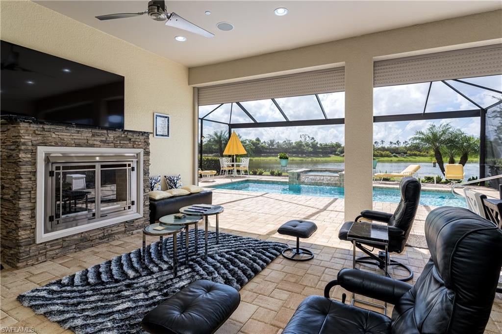 PEBBLE POINTE - Residential