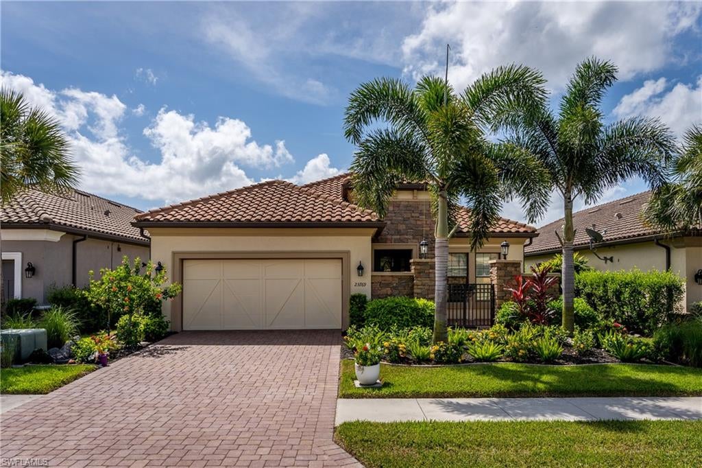 PEBBLE POINTE - Residential