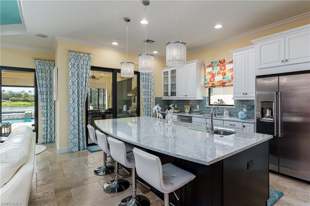 PEBBLE POINTE - Residential