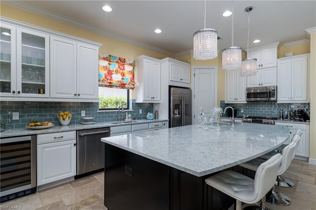 PEBBLE POINTE - Residential