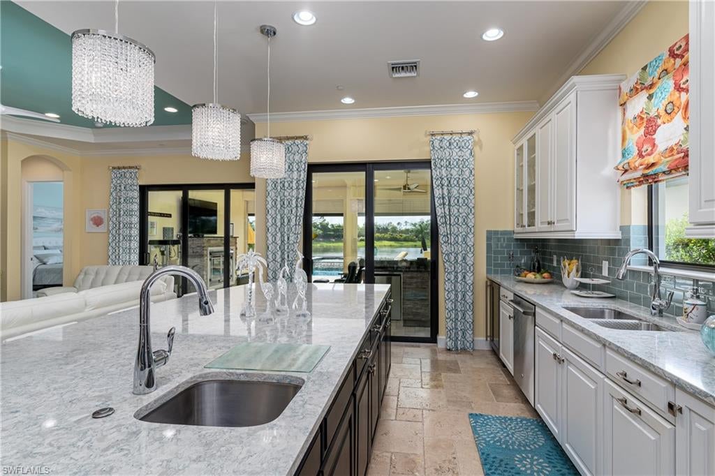 PEBBLE POINTE - Residential
