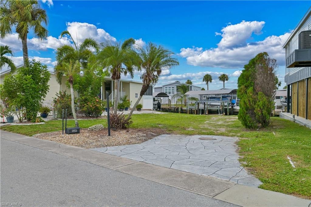 BAYSIDE ESTATES - Land