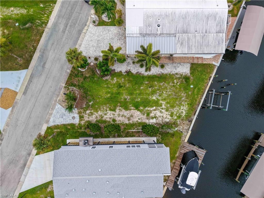 BAYSIDE ESTATES - Land