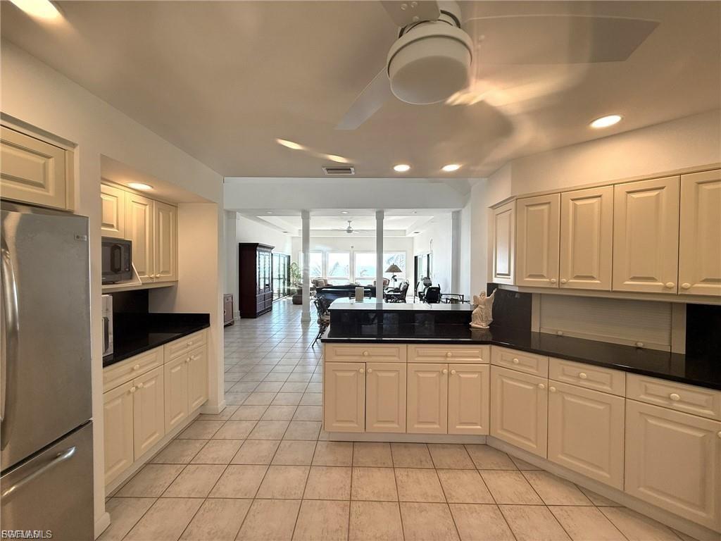 SAFETY HARBOR CLUB - Residential