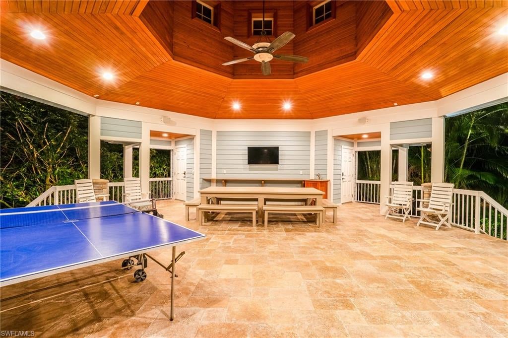 BUTTONWOOD HARBOR - Residential