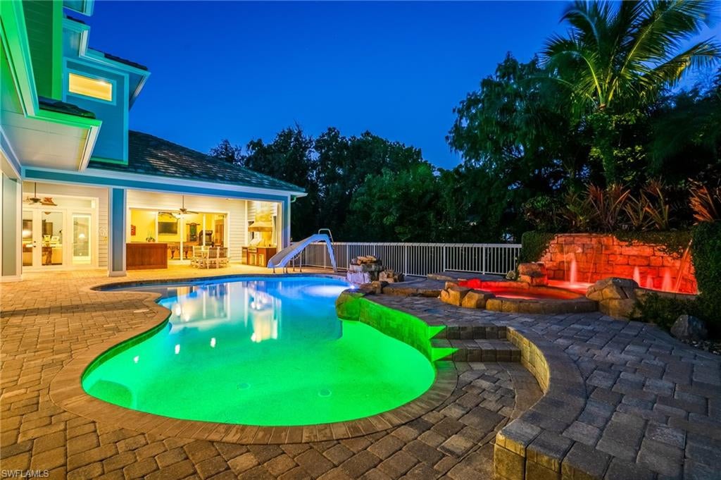BUTTONWOOD HARBOR - Residential