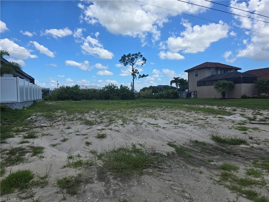 CAPE CORAL - Land