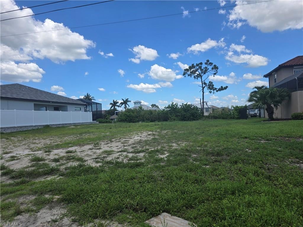 CAPE CORAL - Land