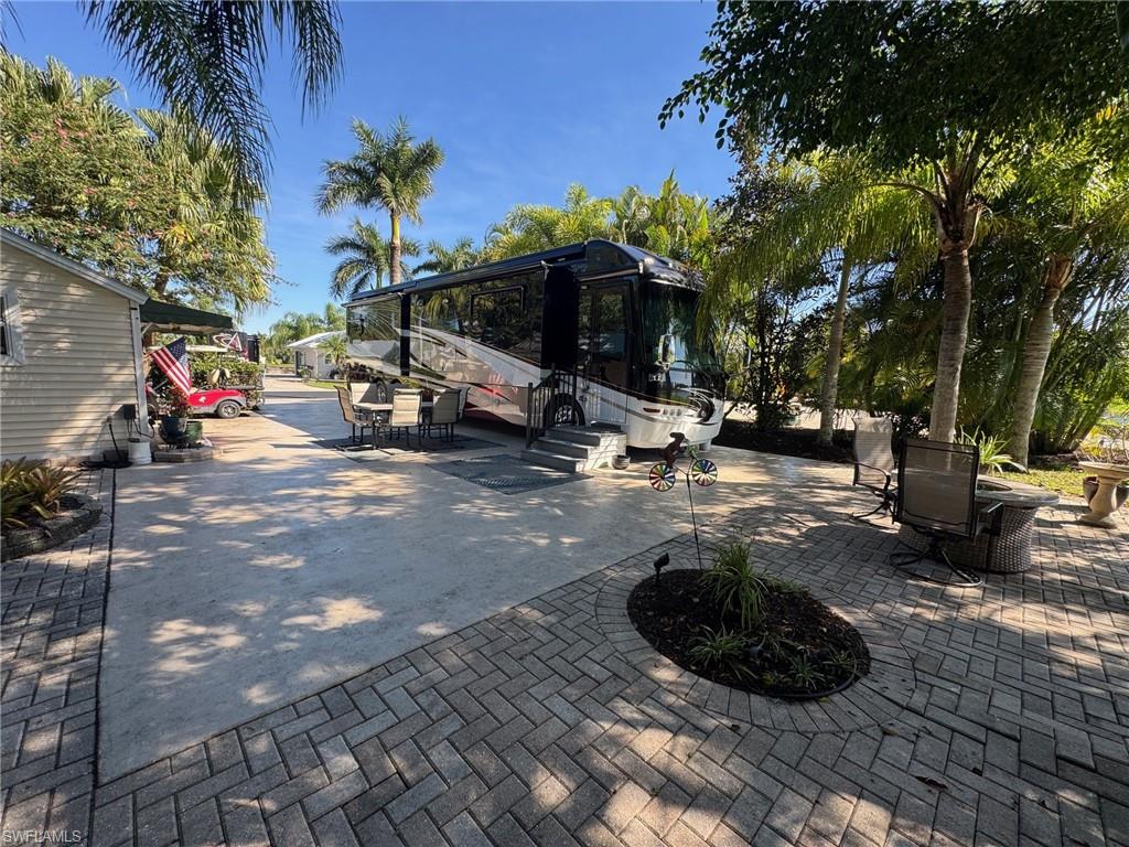 RIVERBEND MOTORCOACH RESORT - Land