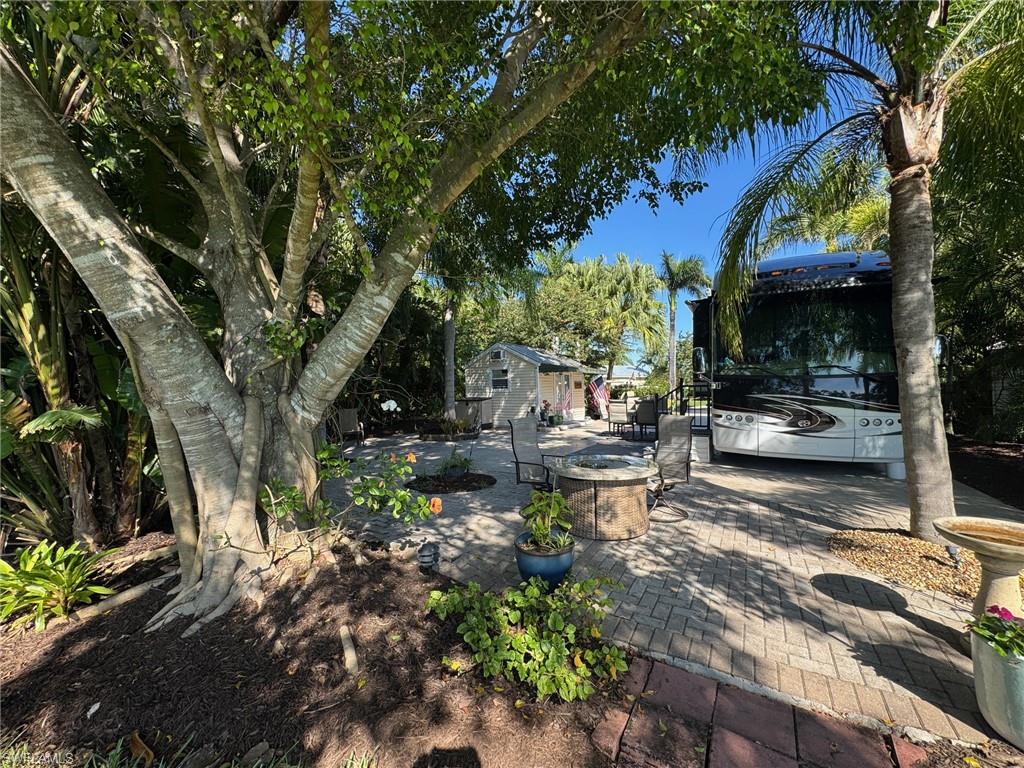 RIVERBEND MOTORCOACH RESORT - Land