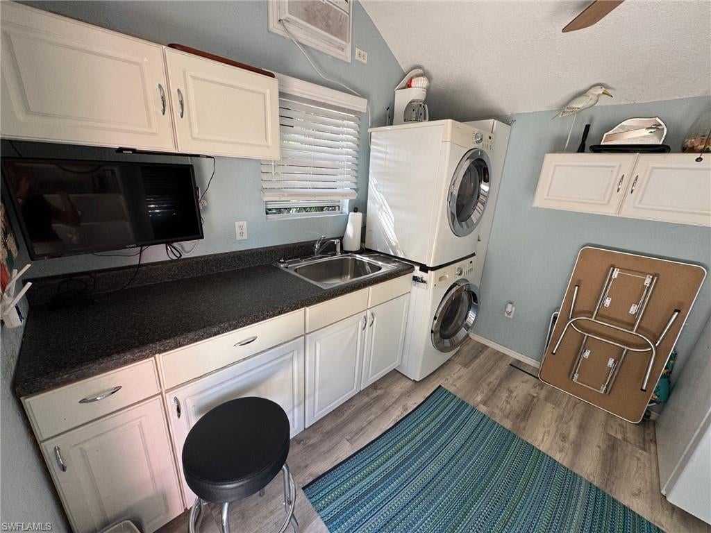 RIVERBEND MOTORCOACH RESORT - Land