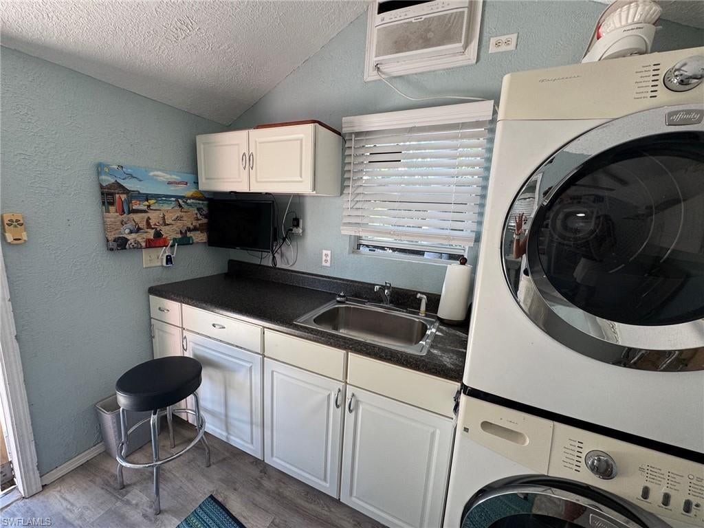 RIVERBEND MOTORCOACH RESORT - Land