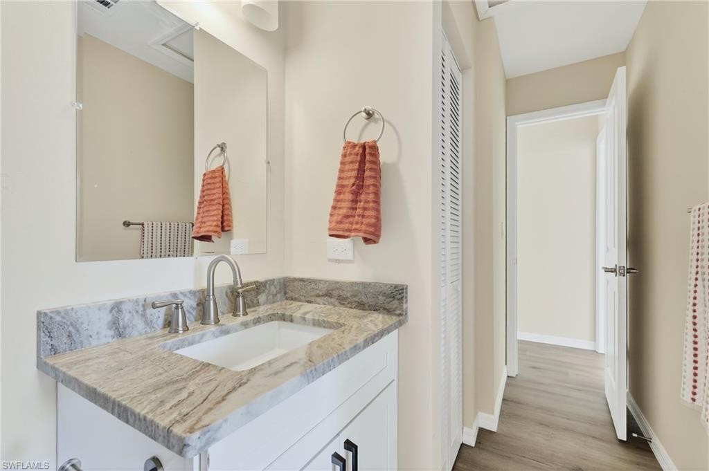 PALM LAKES - Residential