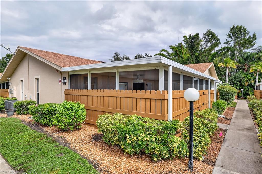 PALM LAKES - Residential