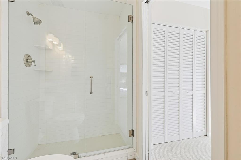 PALM LAKES - Residential